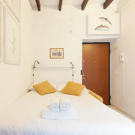 Apartment Porta Genova - Navigli - Monolocale