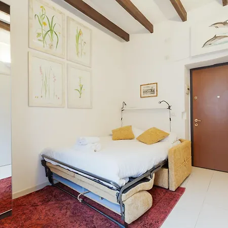 Apartment Porta Genova - Navigli - Monolocale Milan